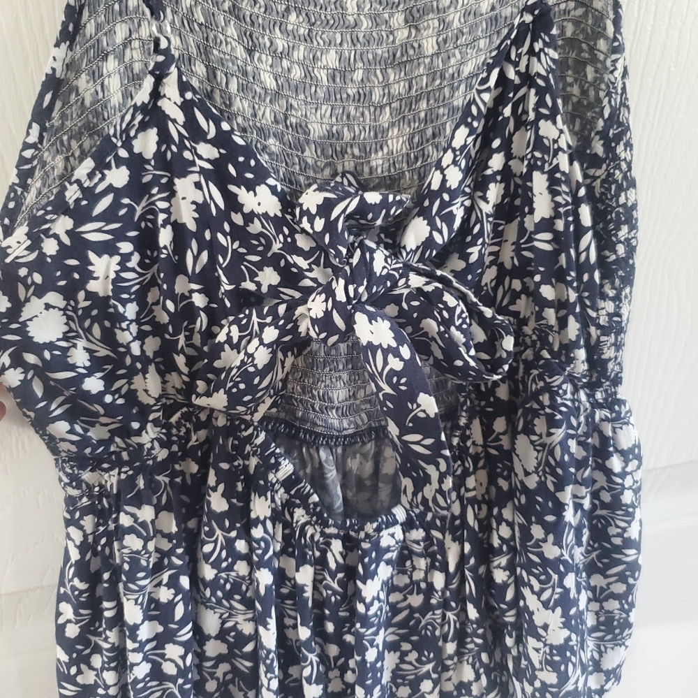 Floral Print Navy and White Women's Spaghetti Strap Scrunch/Flowy Top #MP - Picture 5 of 8